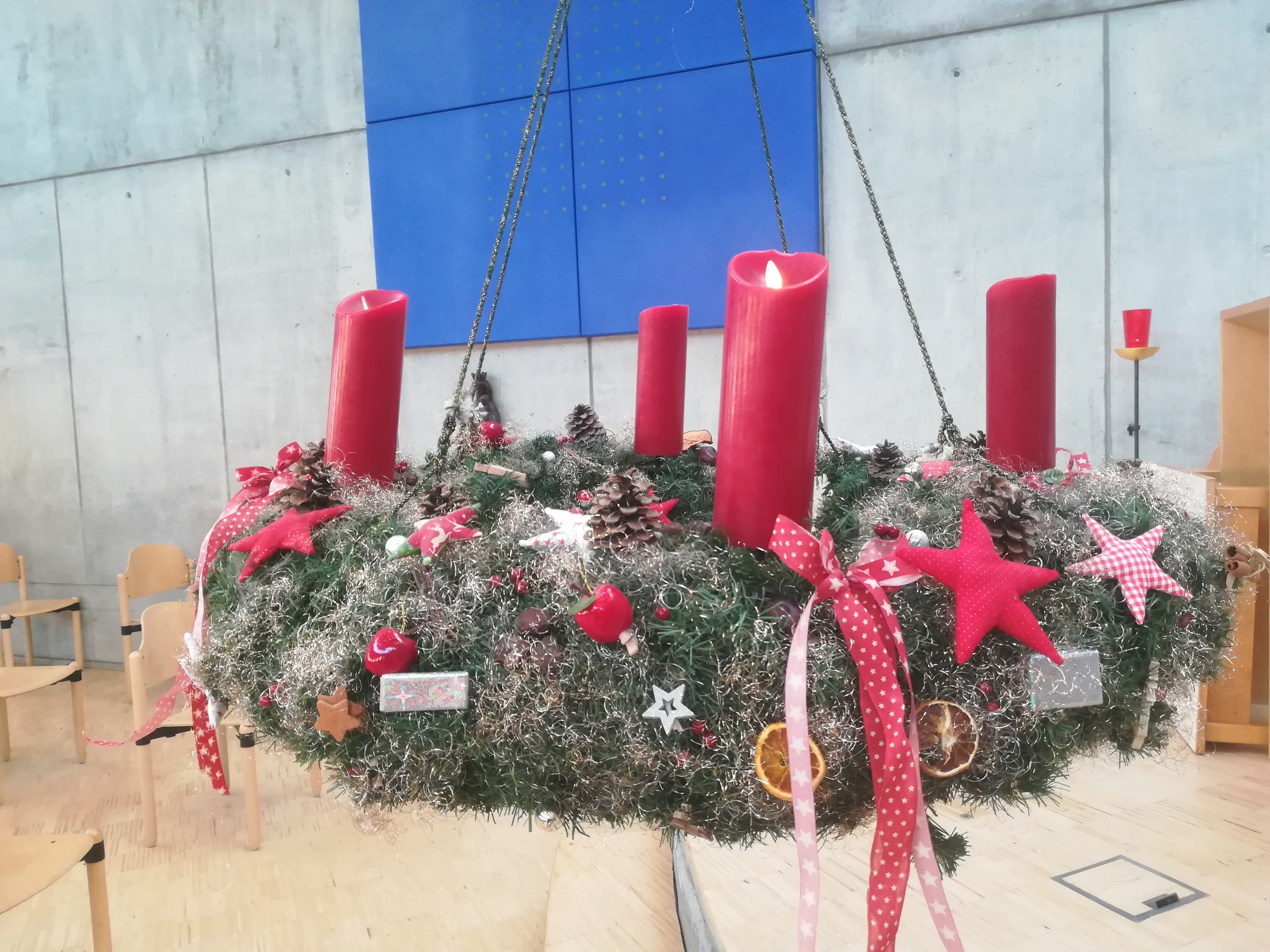 Adventskranz in der JVA Würzburg Adventskranz in der JVA Würzburg