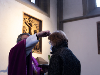 Zum Aschermittwoch haben Mitarbeiterinnen und Mitarbeiter des Würzburger Caritashaus die traditionelle Gemeinschaftsmesse gefeiert.